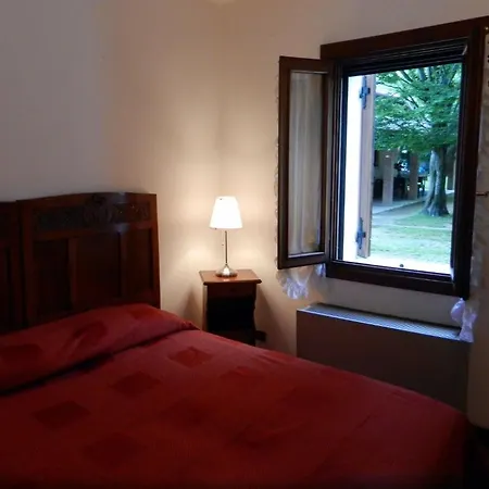 Ca' D'oro Bed & Breakfast 2*