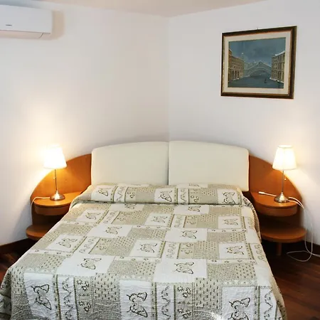 Ca' D'oro Bed & Breakfast